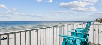 Serene Gulf Escape | Stylish Oceanfront Condo w/ Queen Bed & Summer Deals