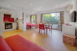 Strykejern/-brett, wi-fi (inkludert) og sengetøy