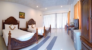 Family Bungalow, Garden View | 1 bedroom, minibar, desk, free WiFi