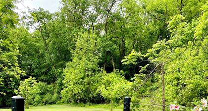 Charming Cottage Retreat in Lewistown – Sleeps 4