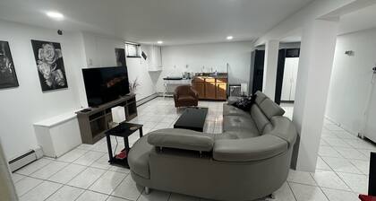 Cozy Spacious Guest Suite 15 minutes from NYC