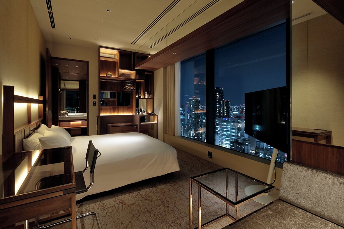 Down duvets, in-room safe, desk, free WiFi