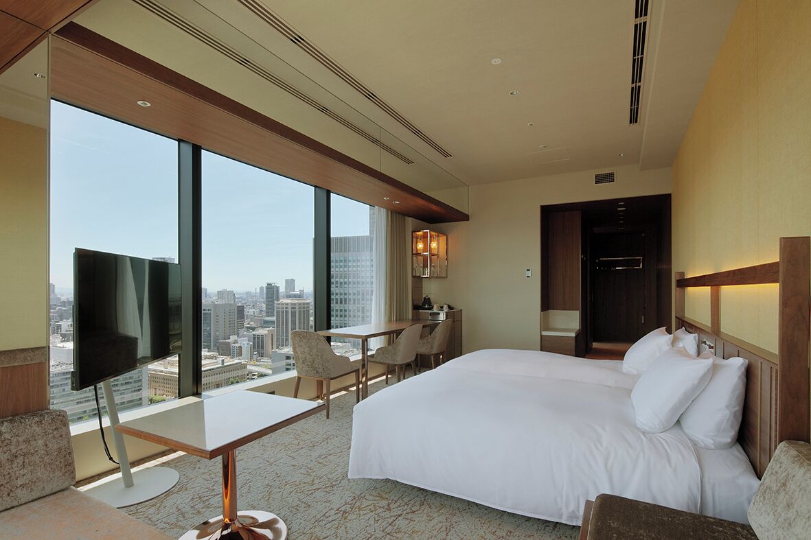 Down comforters, in-room safe, desk, free WiFi