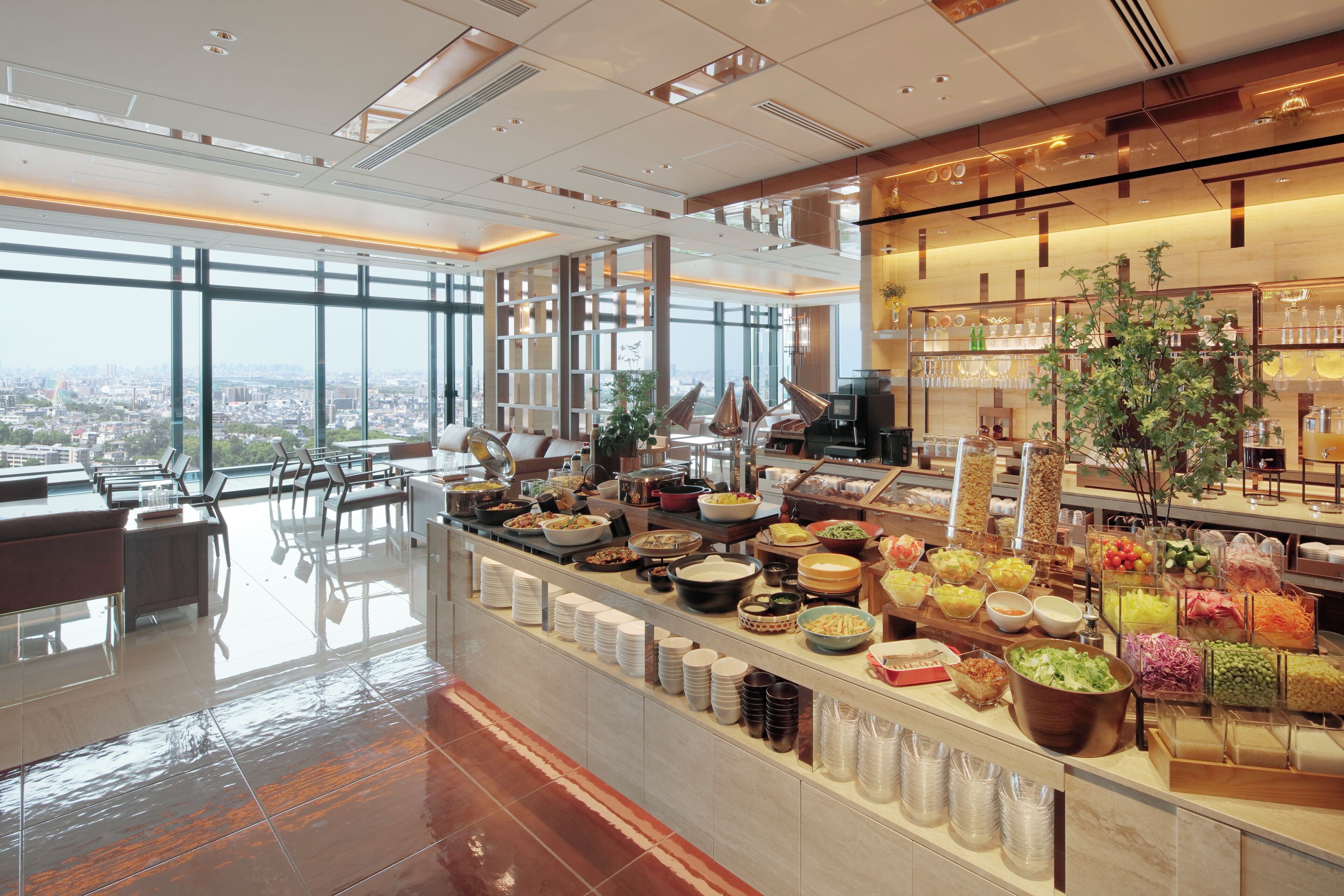Daily buffet breakfast (JPY 2970 per person)