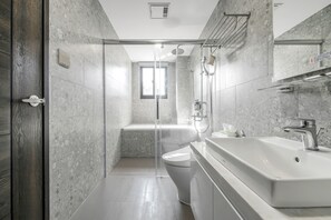 Bathroom - Yong Yue (Puli)