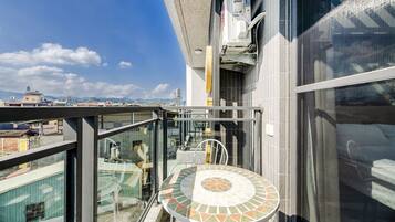 Deluxe-Vierbettzimmer, Balkon | Balkon