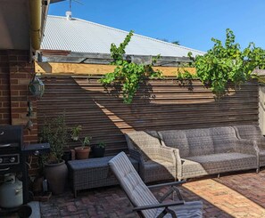 Terrace/patio - Cozy Home in East Cannington, close to amenities (East Cannington)