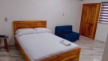 Basic Room | Free WiFi, bed sheets