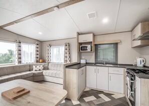 Fridge, oven, stovetop, toaster