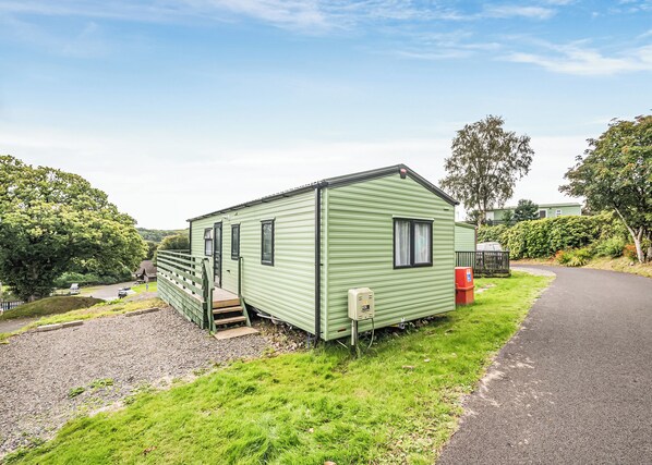 Unclassified image, 1 of 12, button