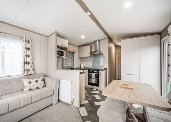 Unclassified image, 1 of 12, button