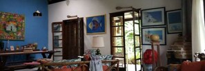 Interior - Casa de Praia na Jureia com Exuberante Jardim no Meio da Mata Atlântica, (São Sebastião)