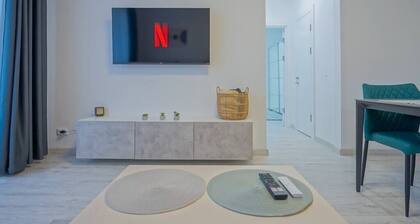 Mountain Hideaway w. Netflix and Mountain View