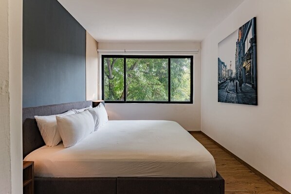 3 chambres, fer et planche à repasser, Wi-Fi, draps fournis