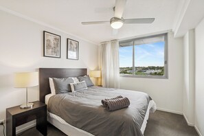 1 habitación, escritorio, tabla de planchar con plancha y wifi gratis 