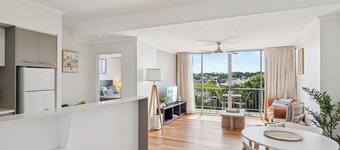 Central Plaza  #423 - 1 bed Apt