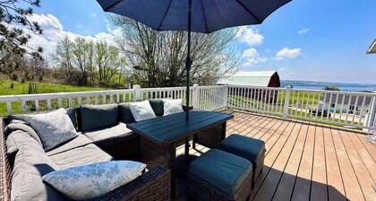 Stunning Lake Views! Country Side Retreat