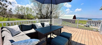 Stunning Lake Views! Country Side Retreat