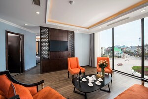 Executive Suite | Living area