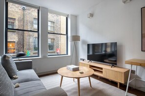 Fernseher, Stereoanlage