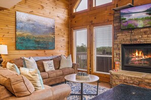 Smart-TV, peis og bøker