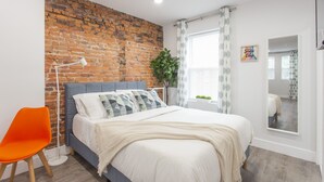 1 bedroom, iron/ironing board, free WiFi, bed sheets - The Brick & Blue Suite University City (Philadelphia)