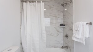 Hair dryer, towels, soap, shampoo - The Brick & Blue Suite University City (Philadelphia)