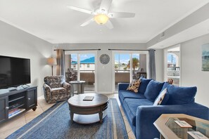 TV - Beach Condo, Walk to Beach, Heated Pool Access (Tybee Island)