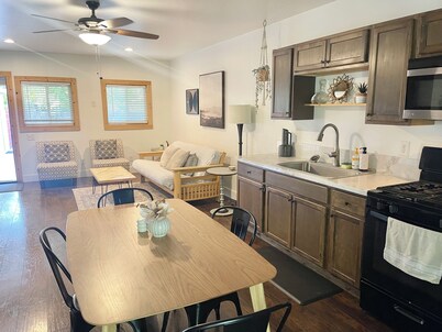 2 Bedroom Hideaway with private patio. Pet friendly!