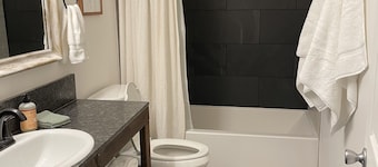 2 Bedroom Hideaway with private patio. Pet friendly!