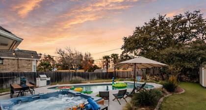 ATX Arcade, Theater, & Poolside Oasis! Pet & Kid Friendly!