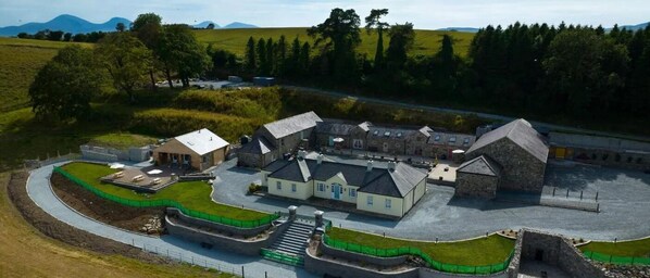 Exterior - Forestview Cabin No 1 - cosy cabin stay (Ballynahinch)