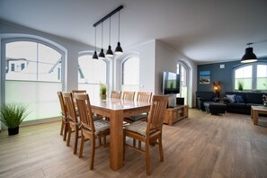 Unclassified image, 5 of 36, button