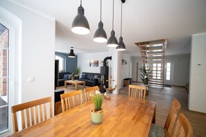 Unclassified image, 4 of 36, button