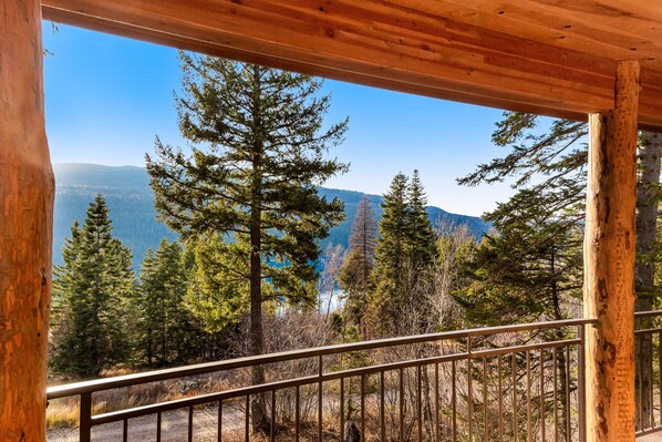 Property grounds - Two neighboring cabins with lake/mountain views & fireplaces, great for a group (Bigfork)