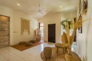 Interior - Renewal 3bed family pool Villa,5 minutes to the Karang Beach Sanur (Bali)