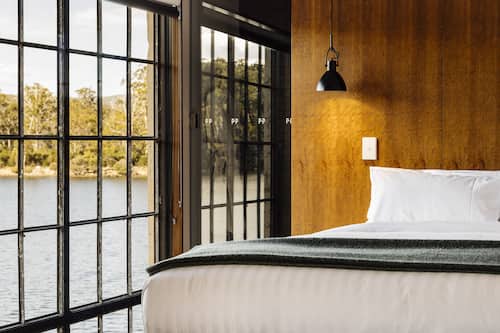 Pumphouse Middle Floor | Lake view