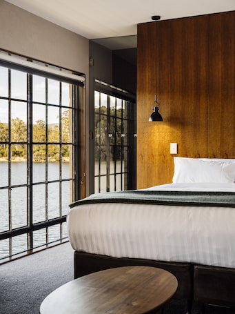 Pumphouse Middle Floor | Lake view