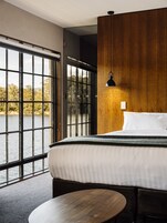 客房 (Pumphouse Middle Floor) | 湖景