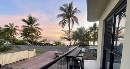 Welcome to La Mer Moor Beachfront Unit.