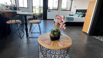 1 bedroom, in-room safe, desk, iron/ironing board