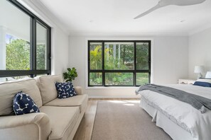 4 bedrooms, desk, iron/ironing board, travel crib