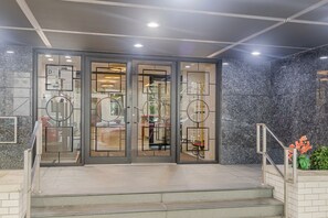 Exterior detail - Fantastic UES 1BR w/ Gym & Doorman, Walk to Central Park, by Blueground (Uptown)