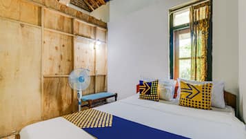 Free WiFi, bed sheets