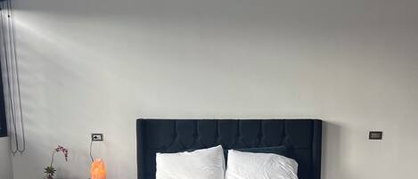 1 slaapkamer, een bureau, gratis wifi, beddengoed