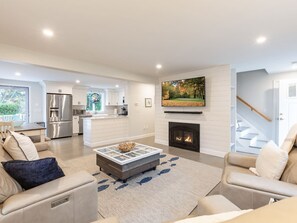 TV, fireplace, stereo