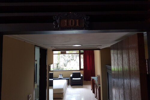 Capital O 93393 Hermina Hotel