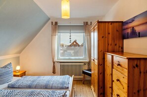 1 bedroom, free WiFi, bed sheets