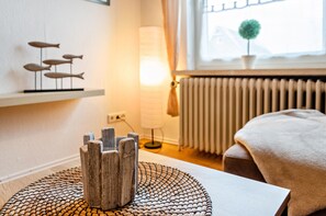 1 bedroom, free WiFi, bed sheets - Apartment 'Ferienhaus Diekster - Obergeschoss' with Shared Terrace, Private Garden and Wi-Fi (Norden-Norddeich)