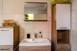 Bruser, hårtørrer, håndklæder